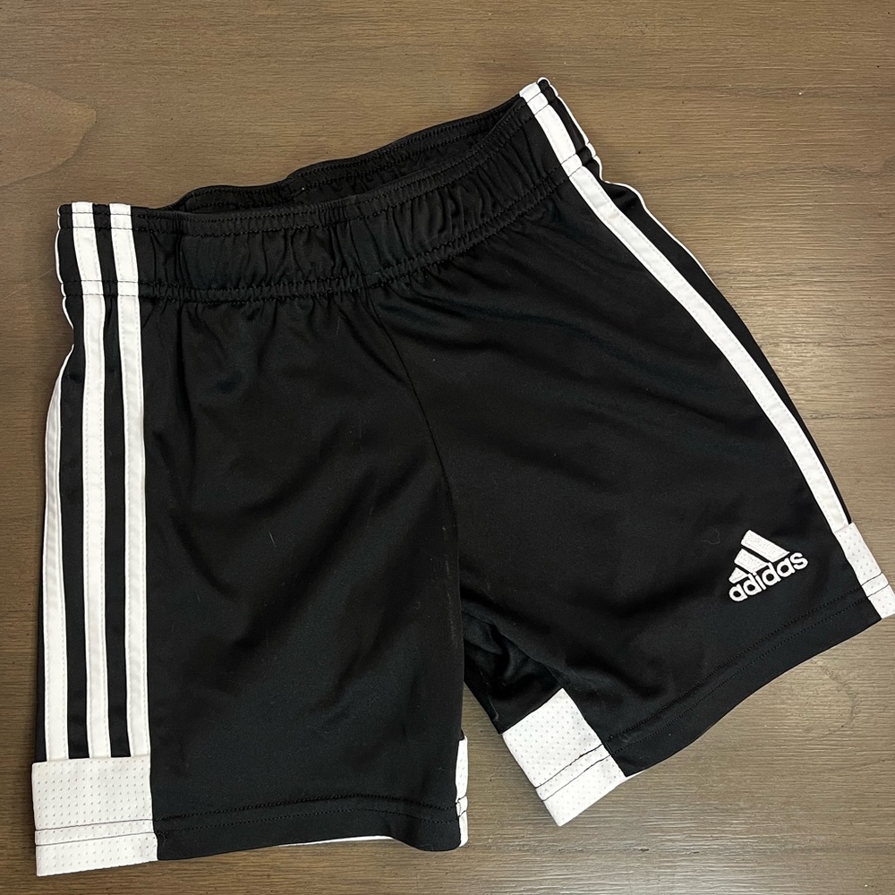 Adidas Soccer/Basketball Shorts Girls (XS)